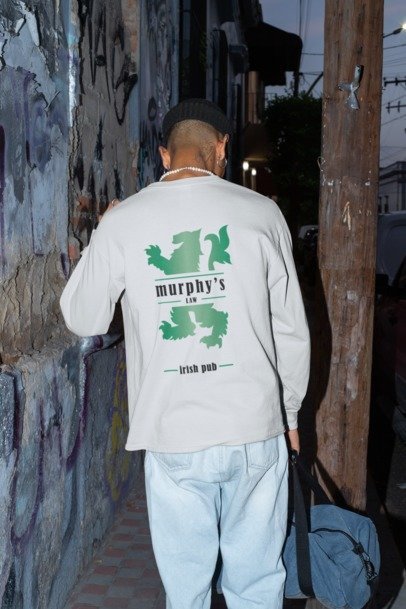 Long sleeve Front Pocket classic logo