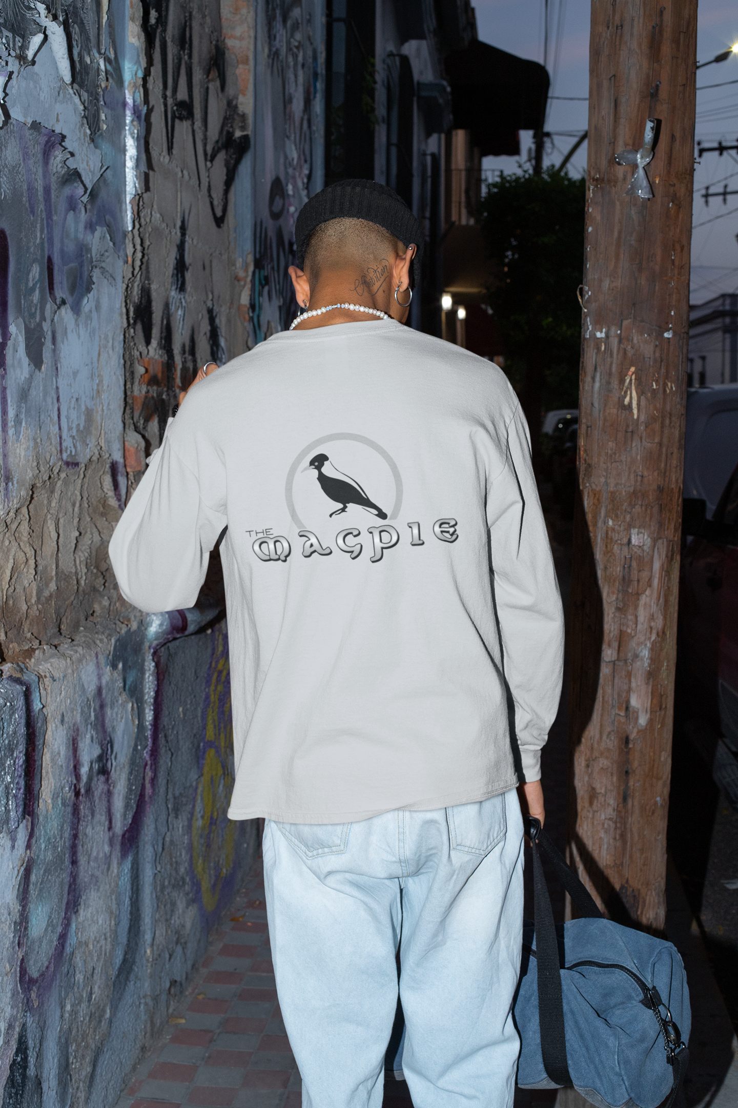 long sleeve front pocket classic logo